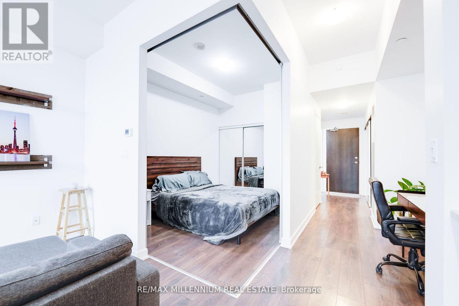 710 - 50 Bruyeres Mews, Toronto, Ontario  M5V 0H8 - Photo 10 - C12092273