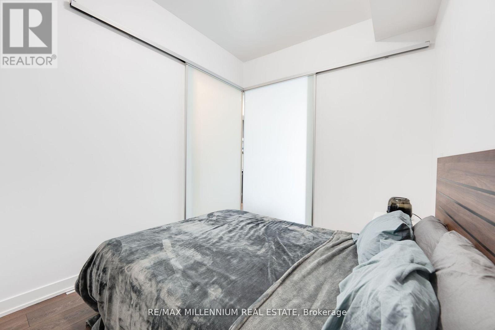 710 - 50 Bruyeres Mews, Toronto, Ontario  M5V 0H8 - Photo 12 - C12092273