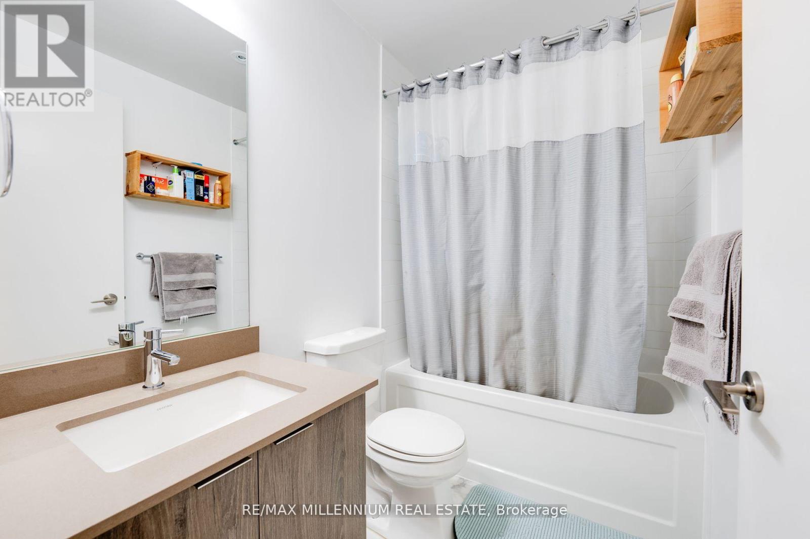 710 - 50 Bruyeres Mews, Toronto, Ontario  M5V 0H8 - Photo 5 - C12092273