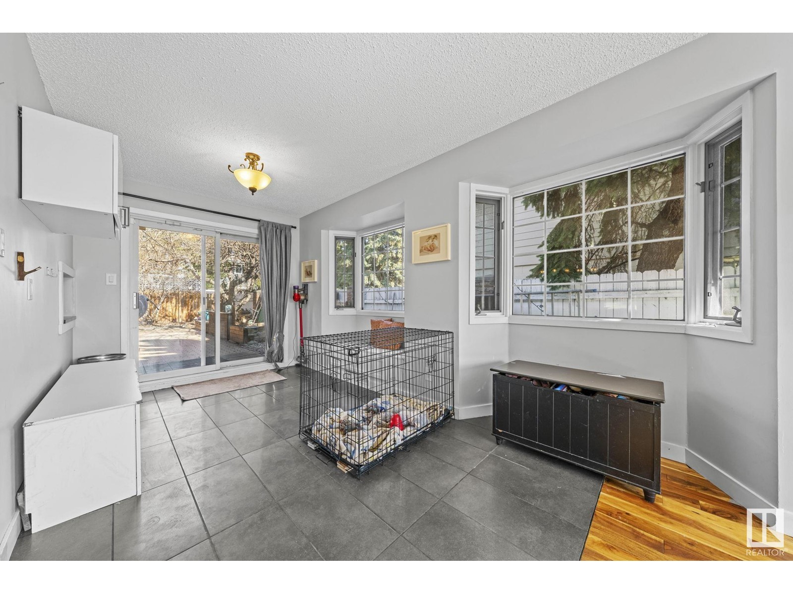 Property at 9015 140 ST NW image 2
