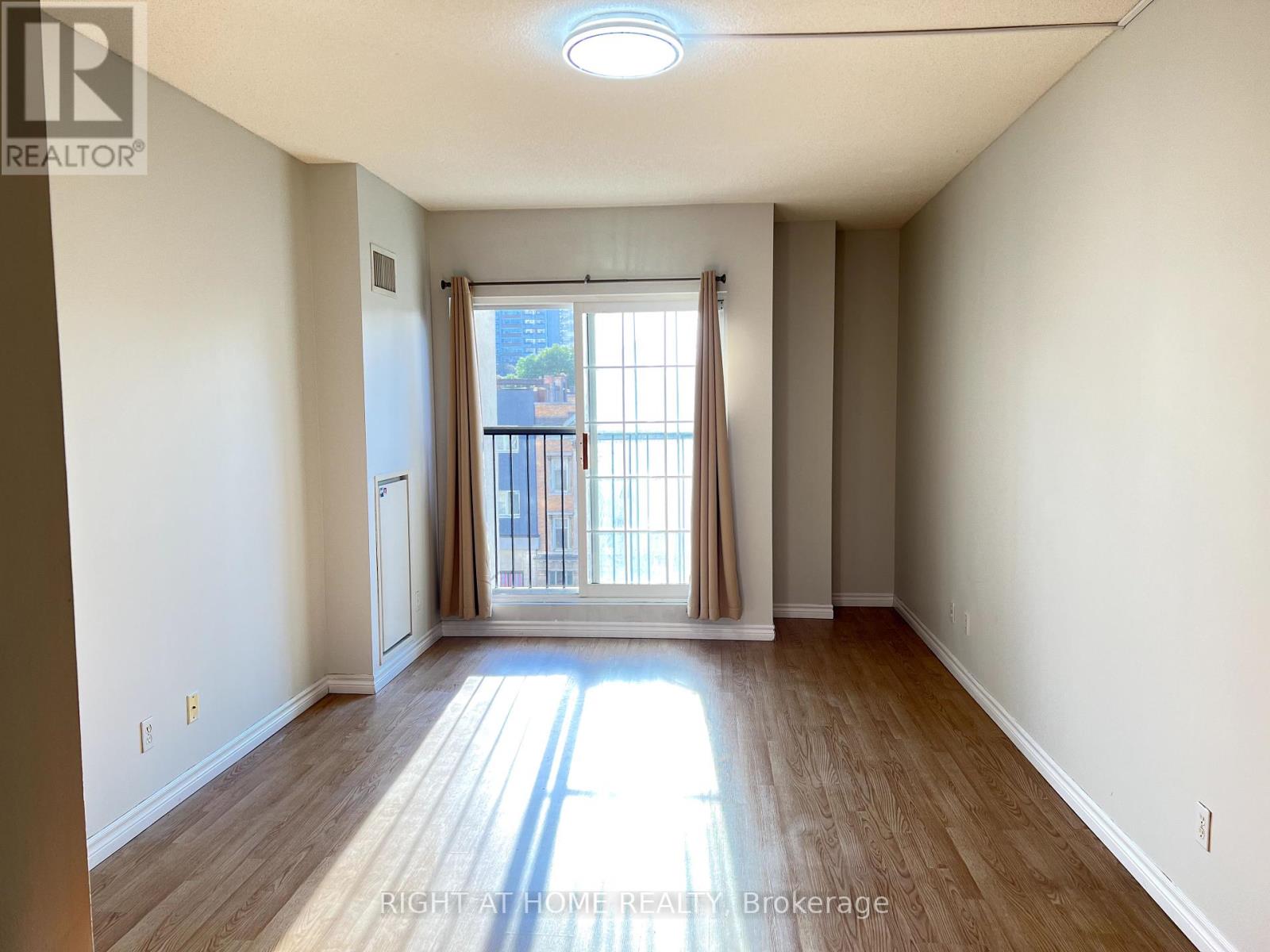403 - 135 James Street S, Hamilton, Ontario  L8P 2Z6 - Photo 13 - X12092274
