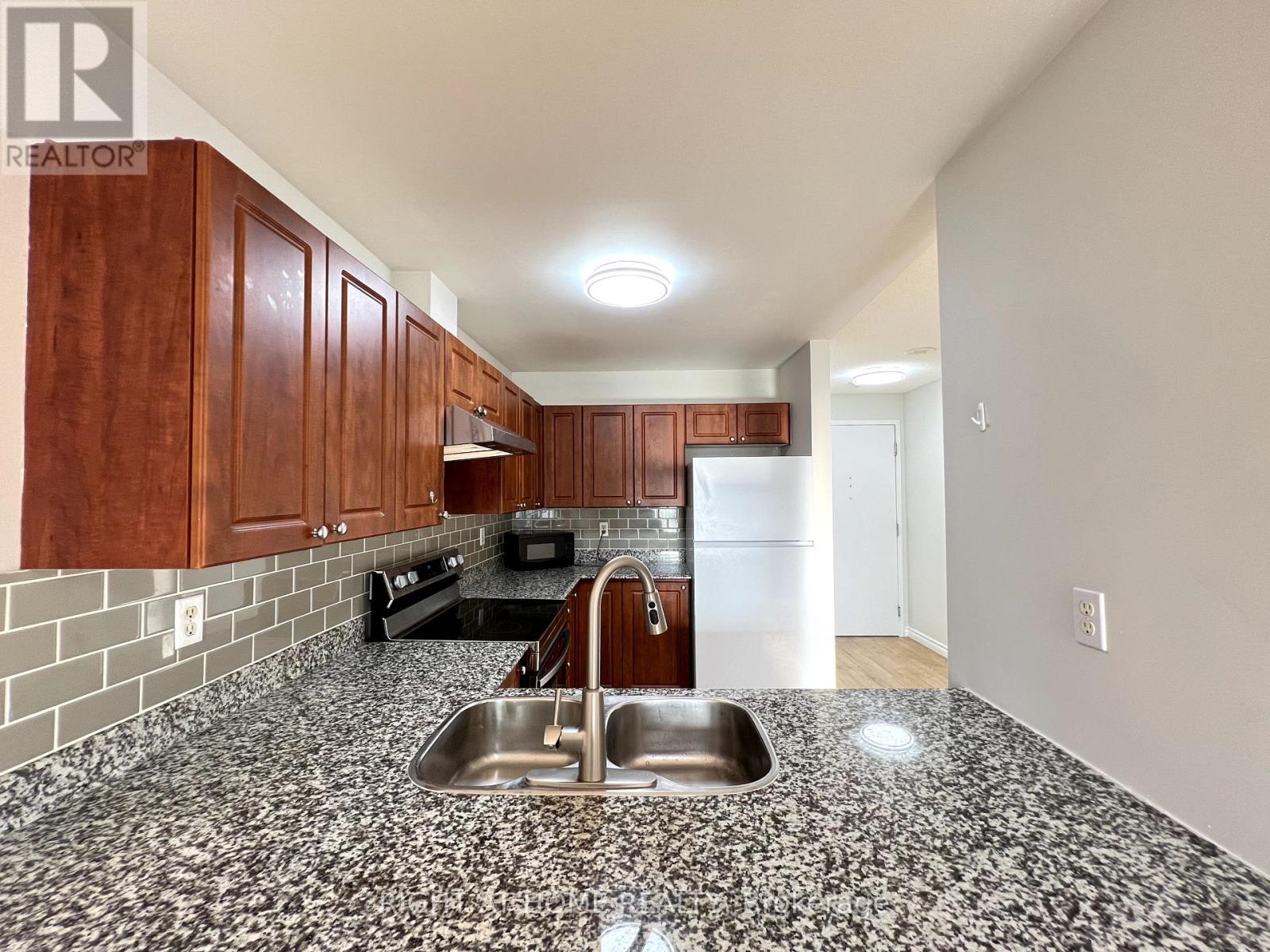 403 - 135 James Street S, Hamilton, Ontario  L8P 2Z6 - Photo 7 - X12092274