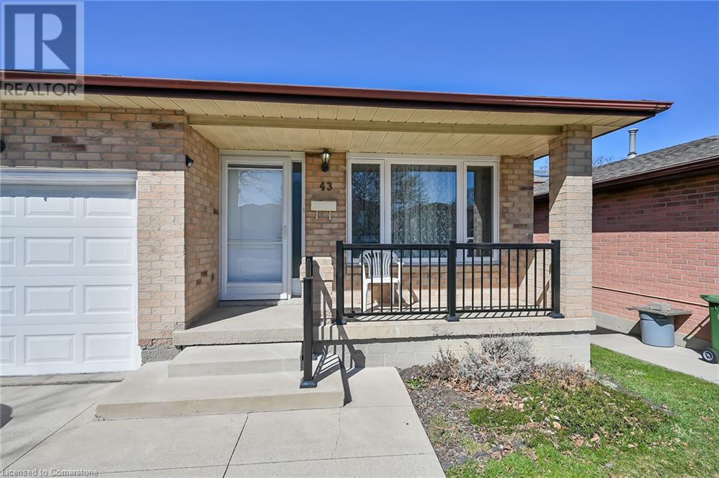 Property at 43 EVEREST Street image 3
