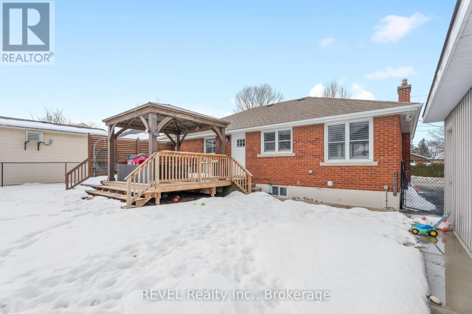 Property at 17 VARADI AVENUE image 3