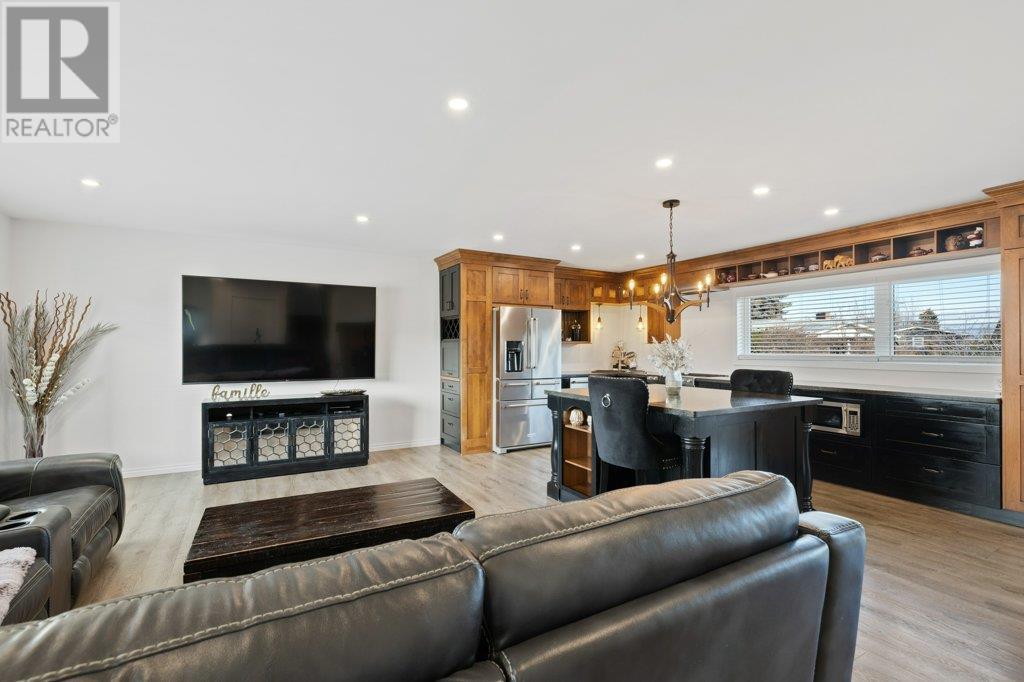 Property at 672 Greene Road image 4