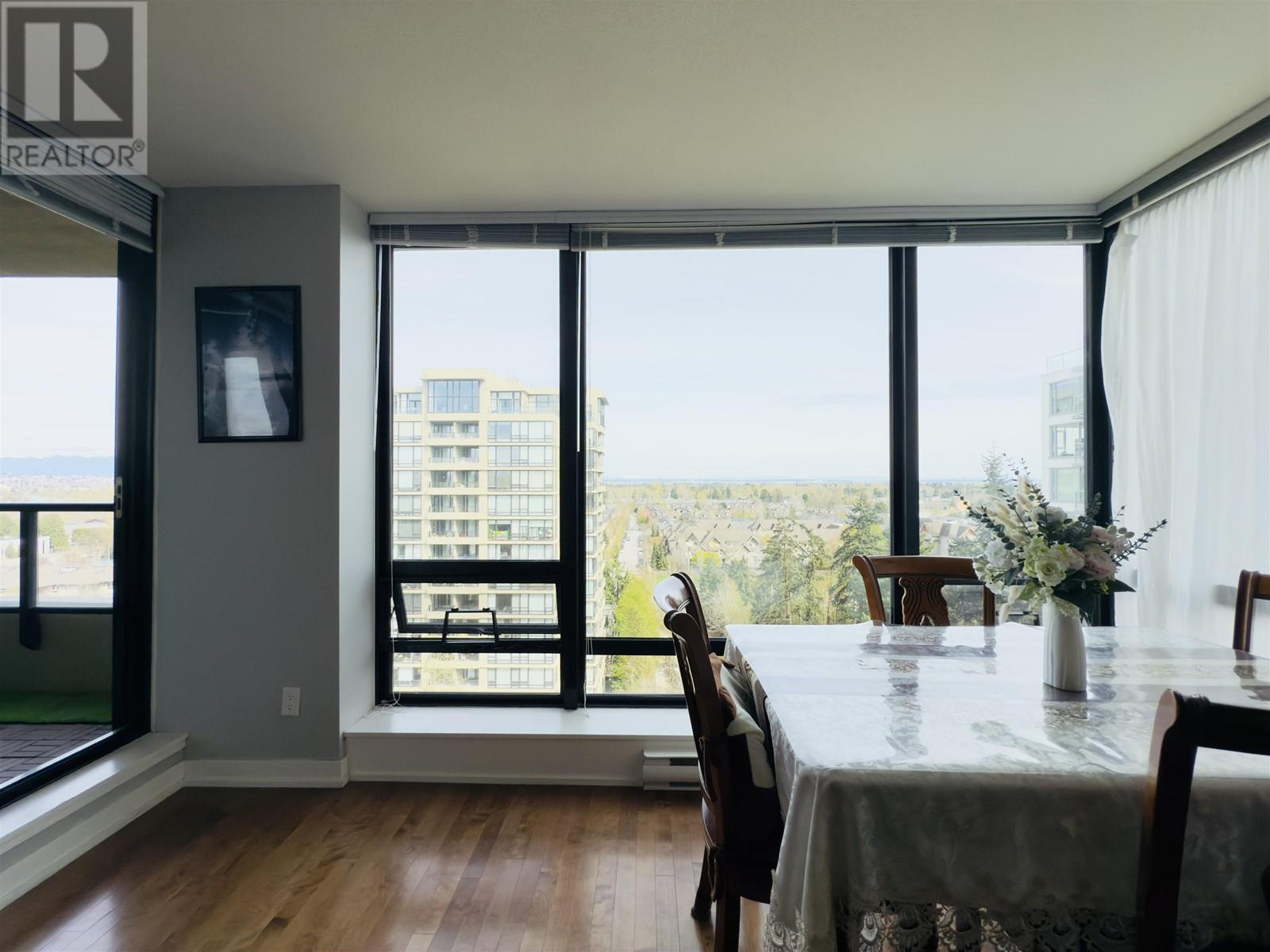 Listing Picture 13 of 31 : 1502 9188 HEMLOCK DRIVE, Richmond / 烈治文 - 魯藝地產 Yvonne Lu Group - MLS Medallion Club Member
