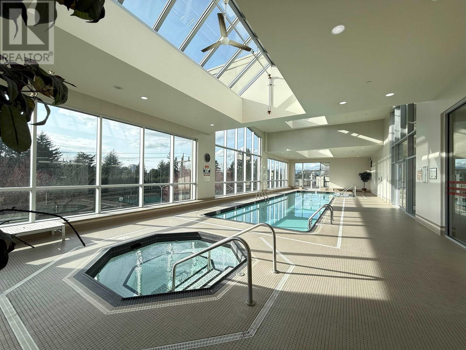 Listing Picture 30 of 31 : 1502 9188 HEMLOCK DRIVE, Richmond / 烈治文 - 魯藝地產 Yvonne Lu Group - MLS Medallion Club Member
