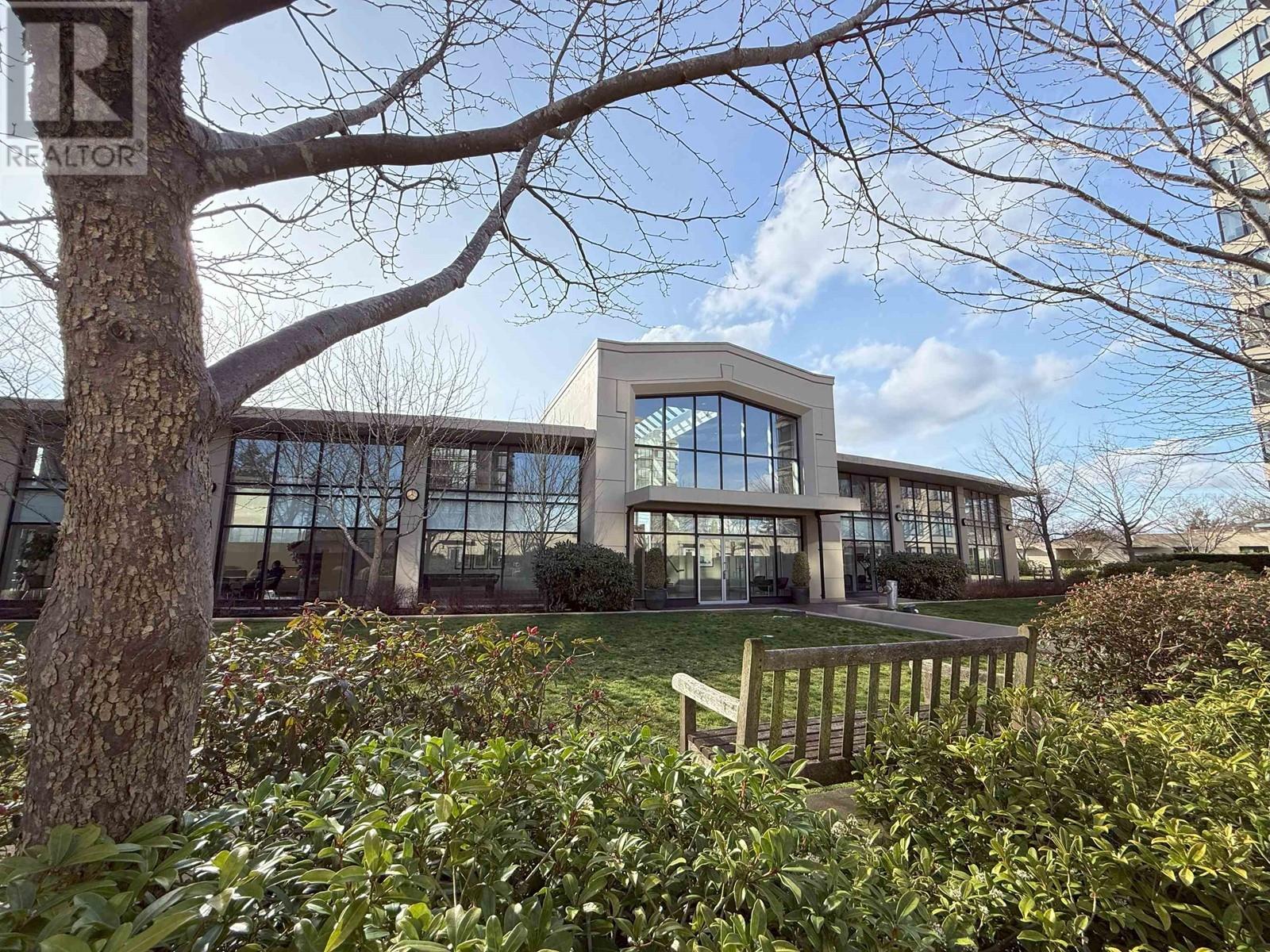 Listing Picture 27 of 31 : 1502 9188 HEMLOCK DRIVE, Richmond / 烈治文 - 魯藝地產 Yvonne Lu Group - MLS Medallion Club Member