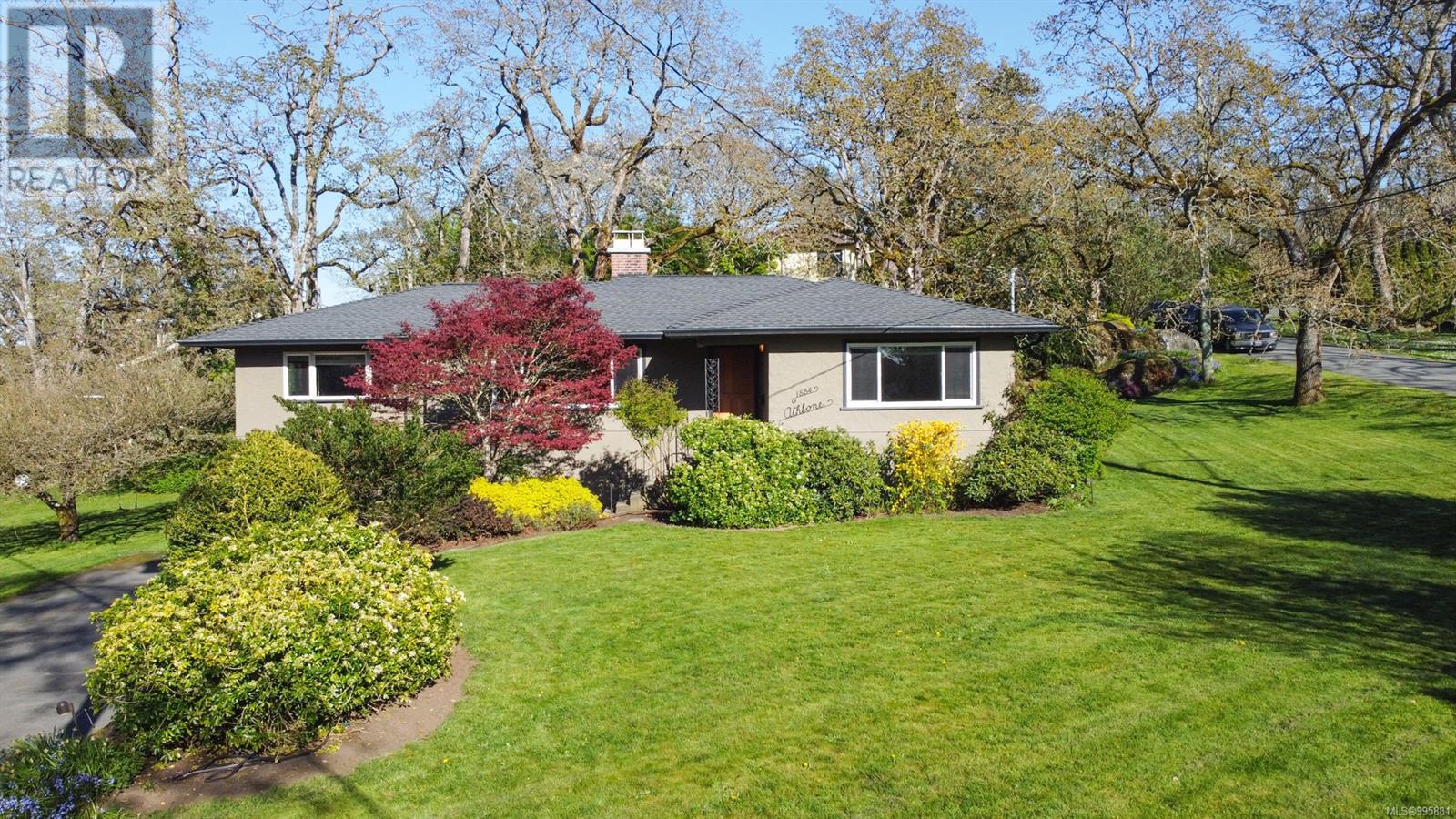 1584 Athlone Dr, Saanich, British Columbia
