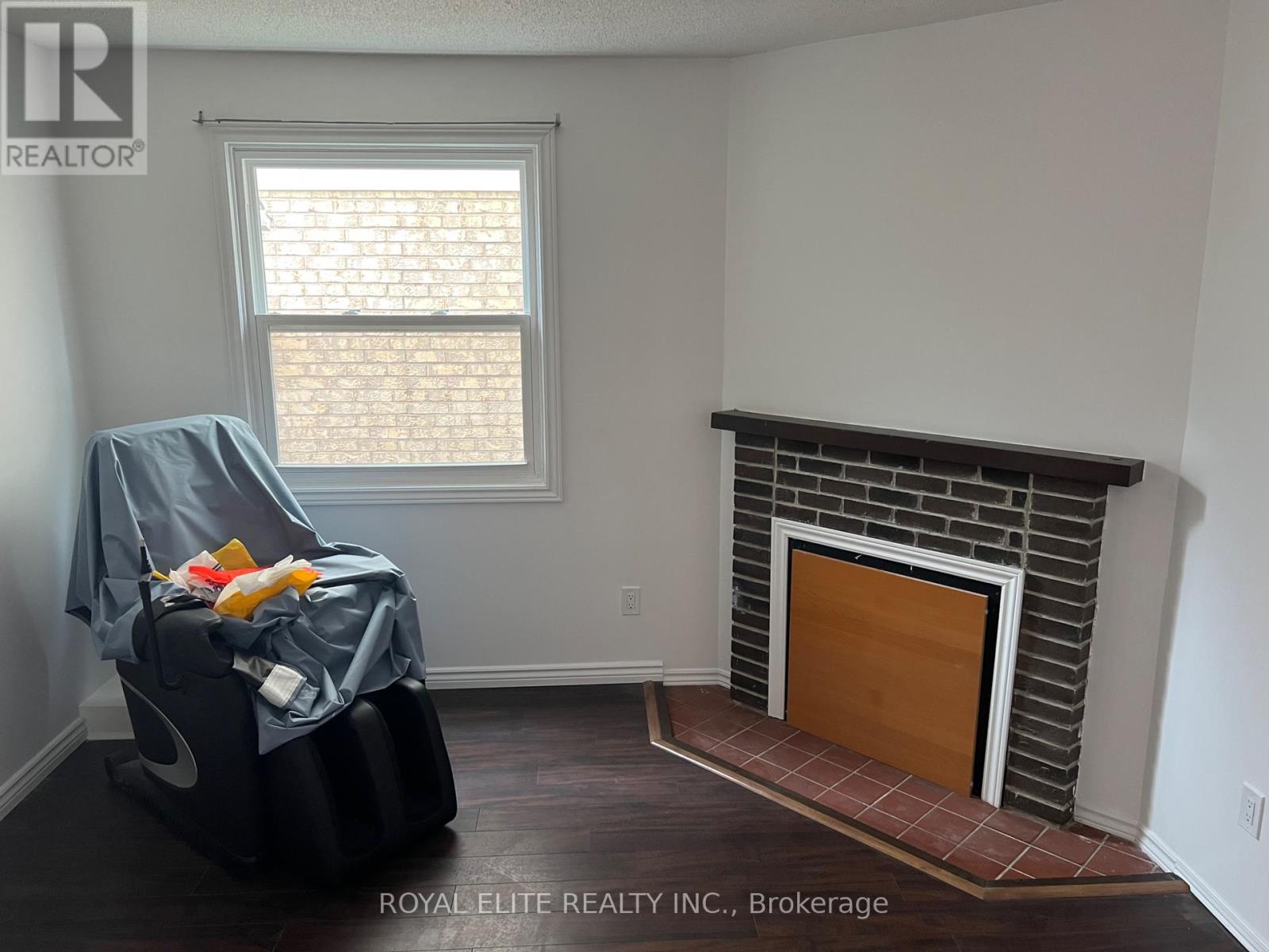6 Belinda Square, Toronto (Steeles), Ontario  M1W 3M2 - Photo 3 - E12089672