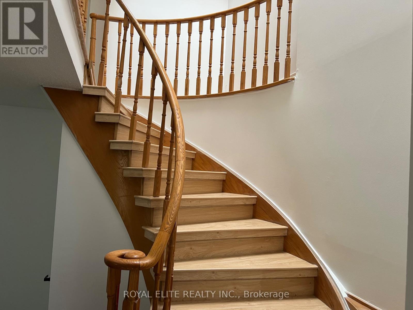 6 Belinda Square, Toronto (Steeles), Ontario  M1W 3M2 - Photo 2 - E12089672