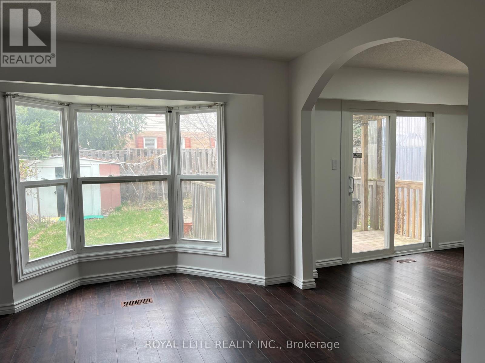 6 Belinda Square, Toronto (Steeles), Ontario  M1W 3M2 - Photo 7 - E12089672
