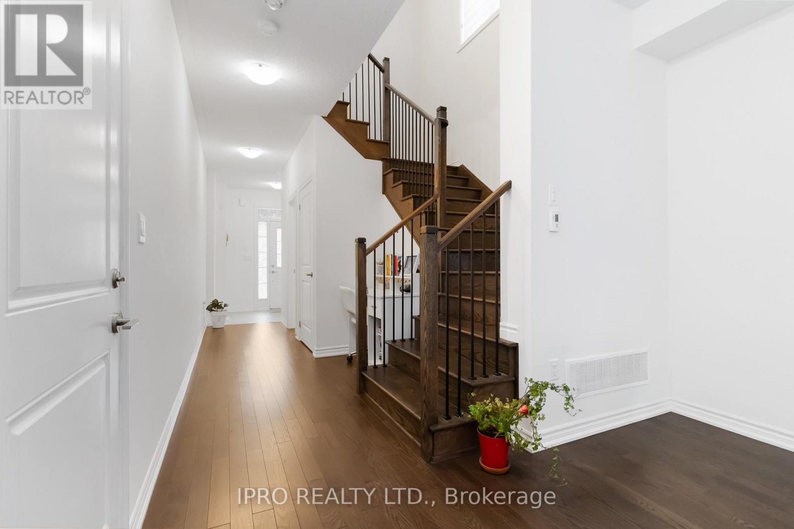 Property at 486 BERGAMOT AVENUE image 4