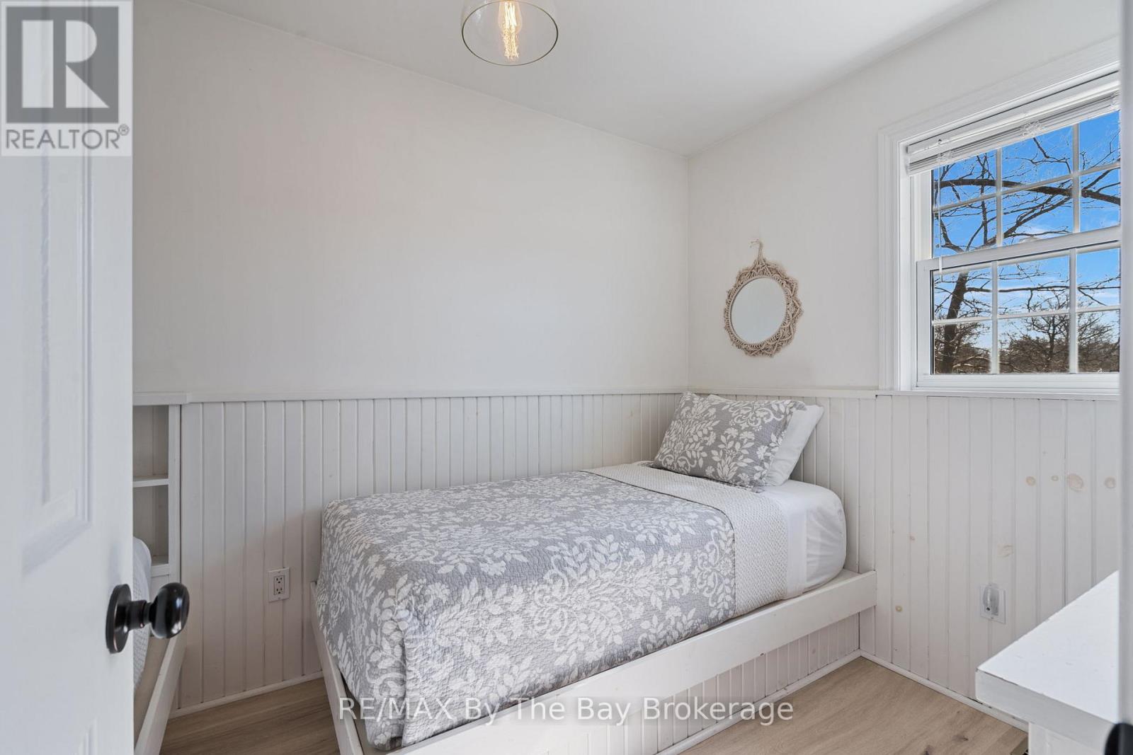 15 Baker Street, Wasaga Beach, Ontario  L9Z 2G8 - Photo 19 - S12092333