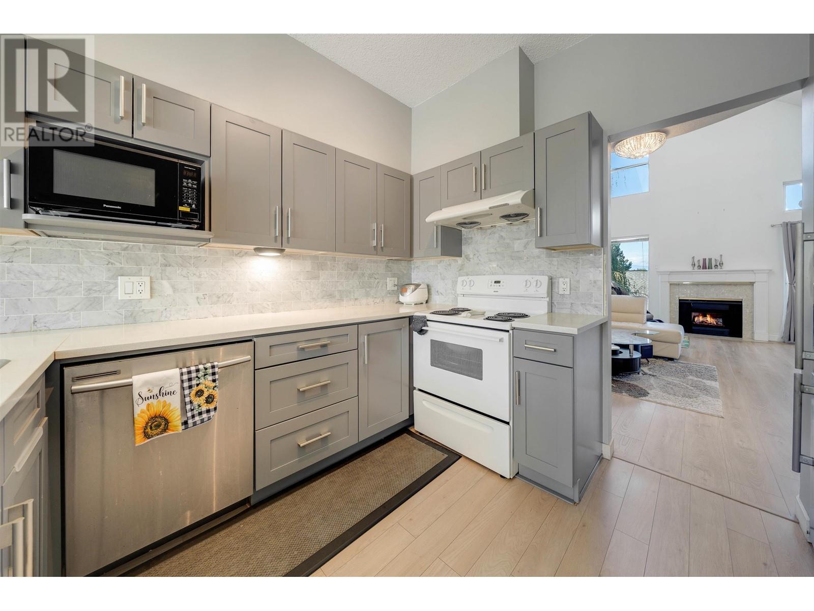 Listing Picture 6 of 28 : 319 7500 ABERCROMBIE DRIVE, Richmond / 烈治文 - 魯藝地產 Yvonne Lu Group - MLS Medallion Club Member
