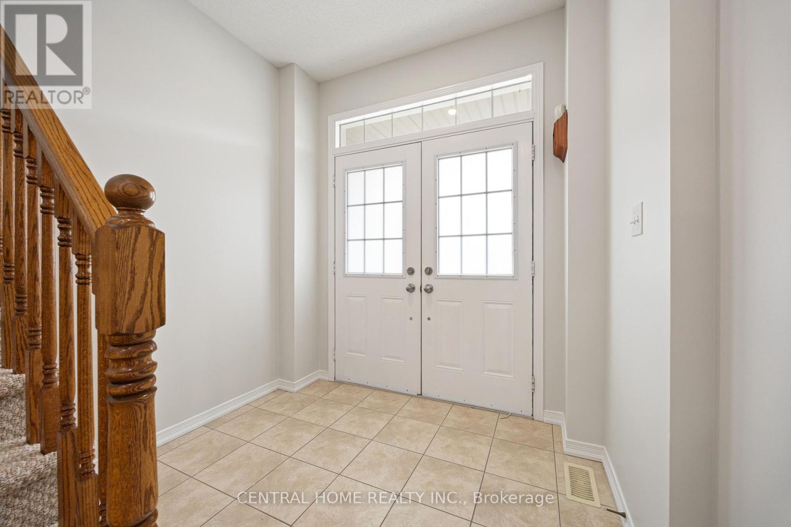Property at 165 PALACEBEACH TRAIL image 4