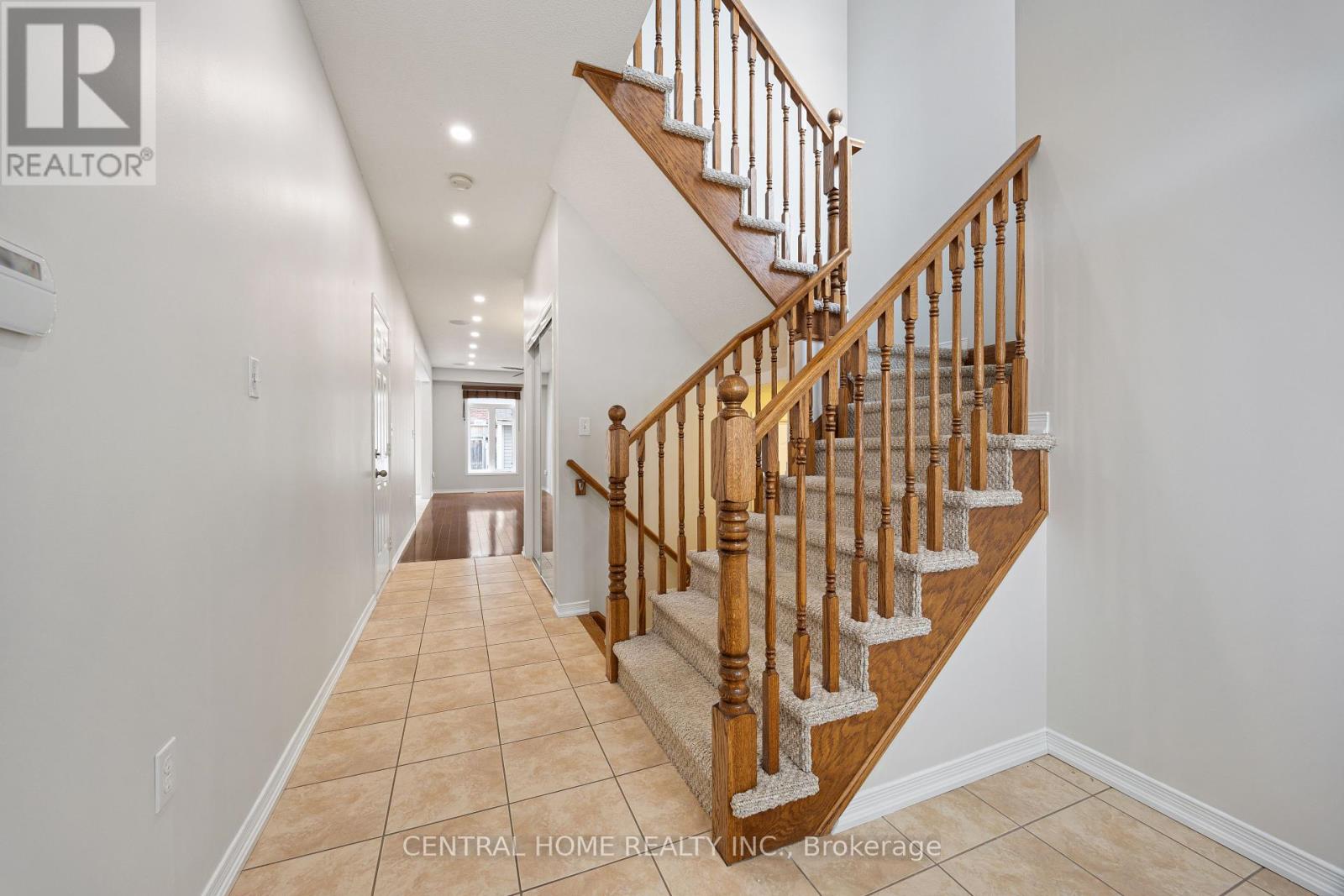 Property at 165 PALACEBEACH TRAIL image 5