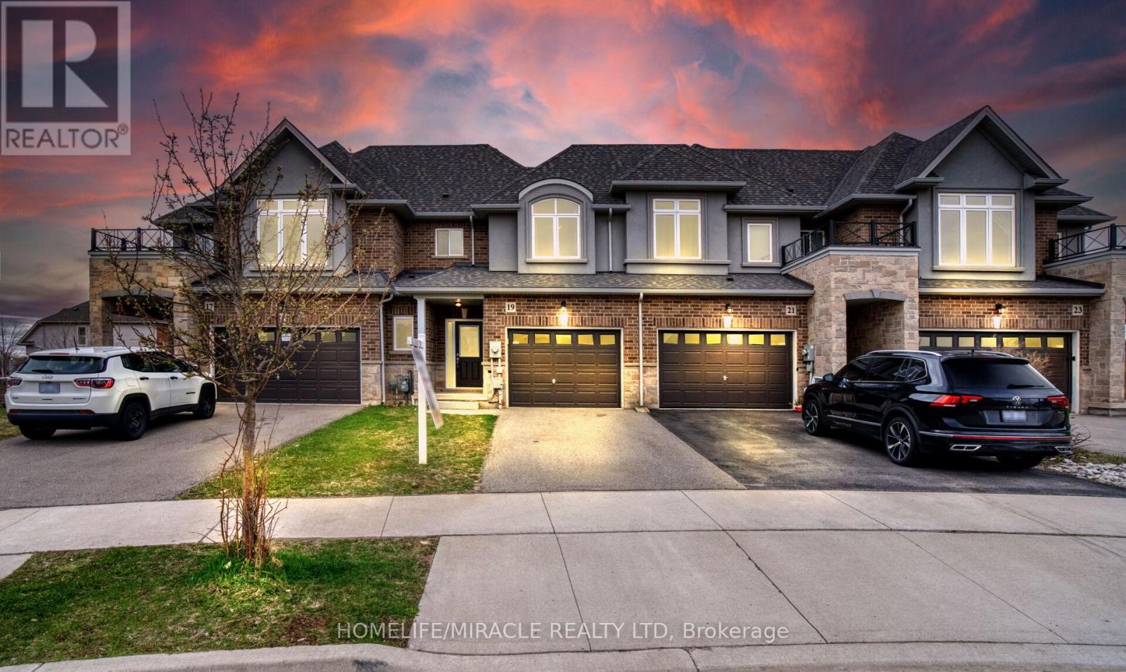 Property at 19 PINOT CRESCENT image 1