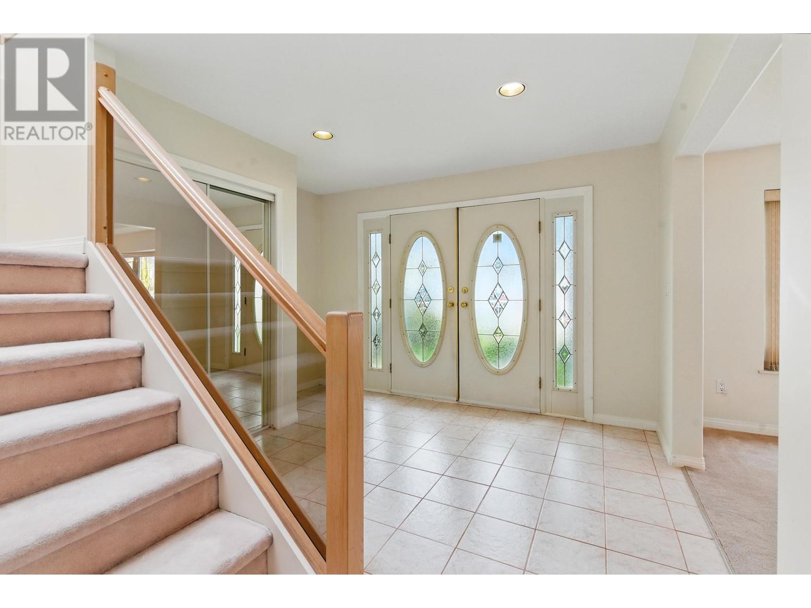 1952 E 37th Avenue, Vancouver, British Columbia  V5P 1G1 - Photo 5 - R2991874