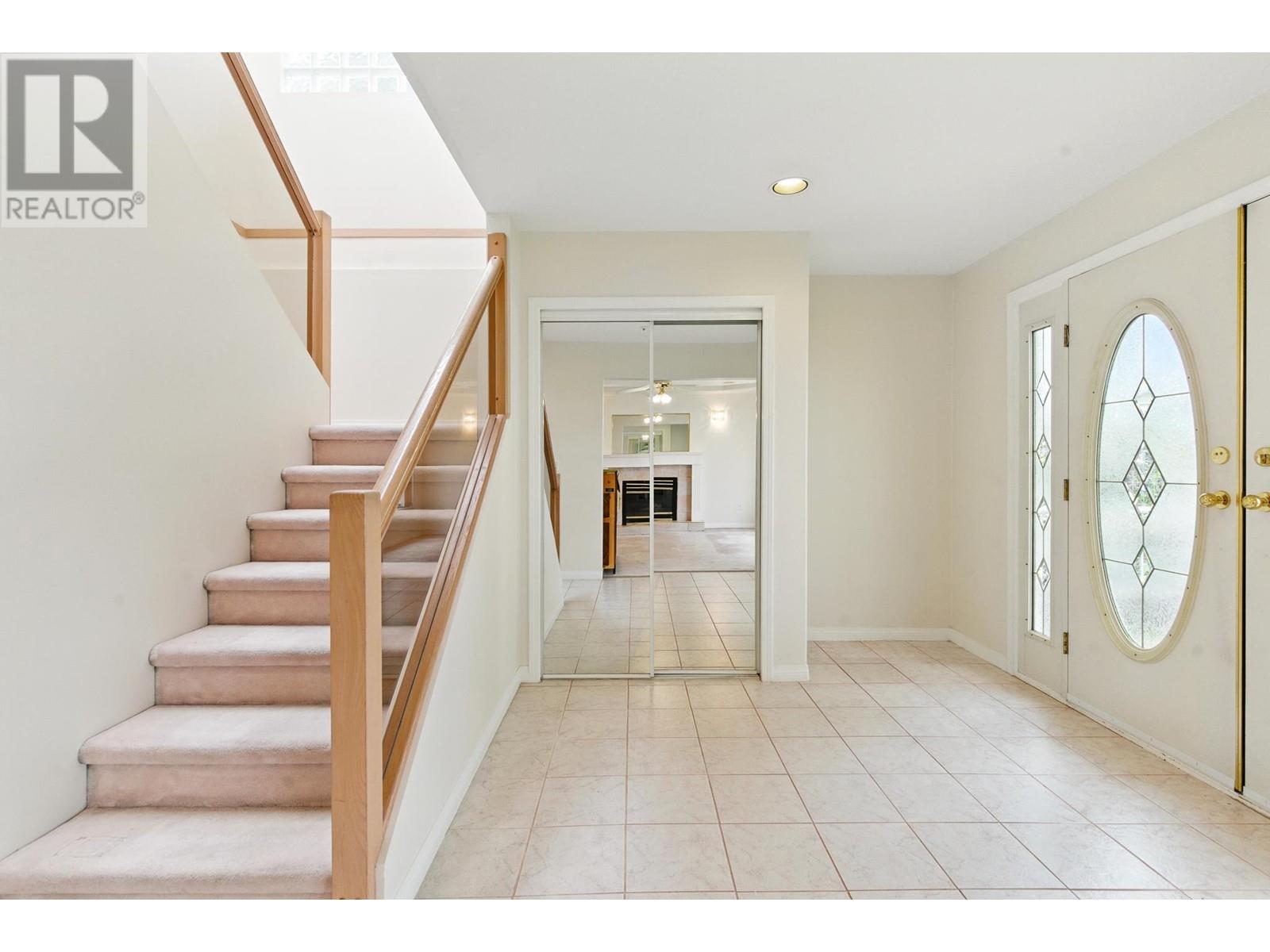 1952 E 37th Avenue, Vancouver, British Columbia  V5P 1G1 - Photo 4 - R2991874