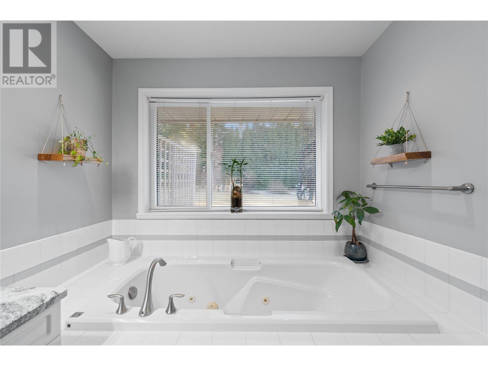 2502 Golf Course Drive, Blind Bay, British Columbia  V0E 1H1 - Photo 31 - 10339504