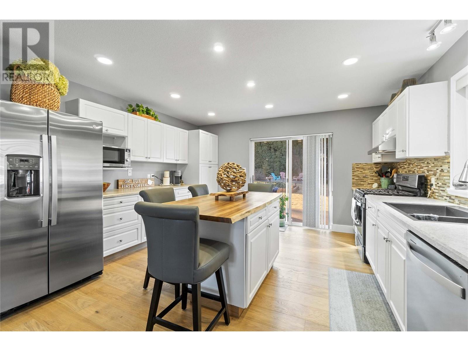 Property at 2502 Golf Course Drive image 3
