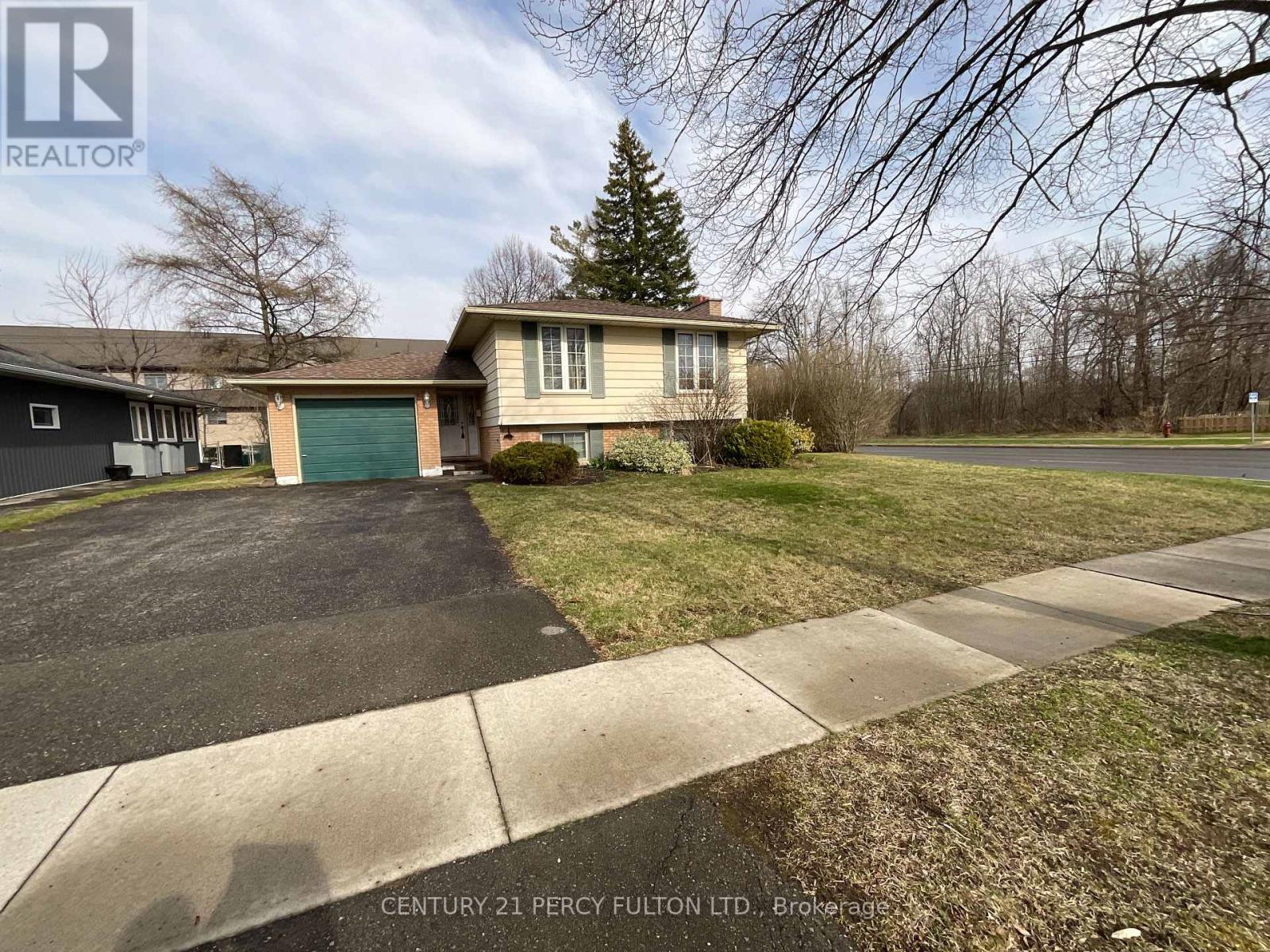 Property at 2 TRELAWN PARKWAY E image 1