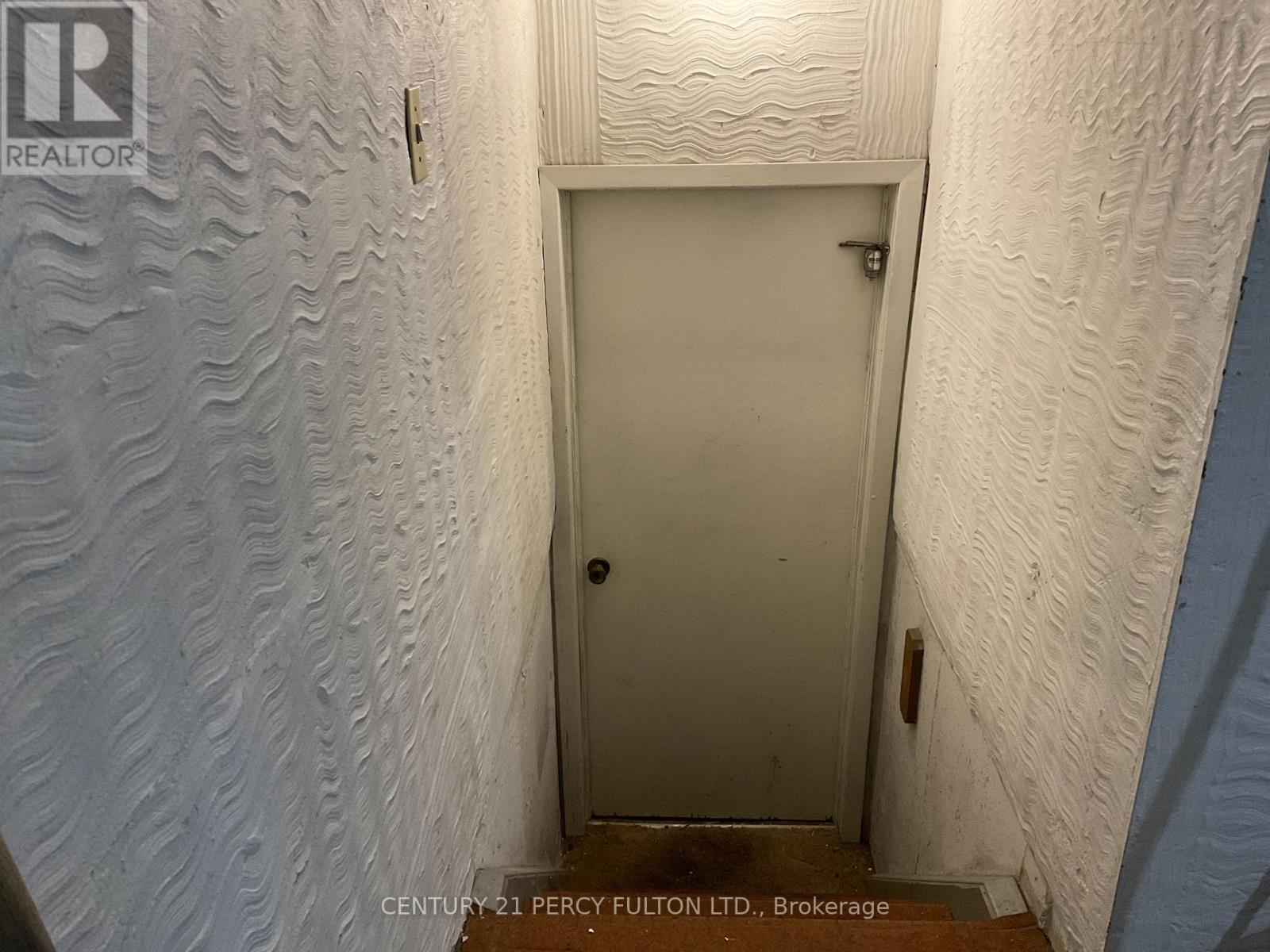 2 Trelawn Parkway E, Welland, Ontario  L3C 1W3 - Photo 4 - X12092387
