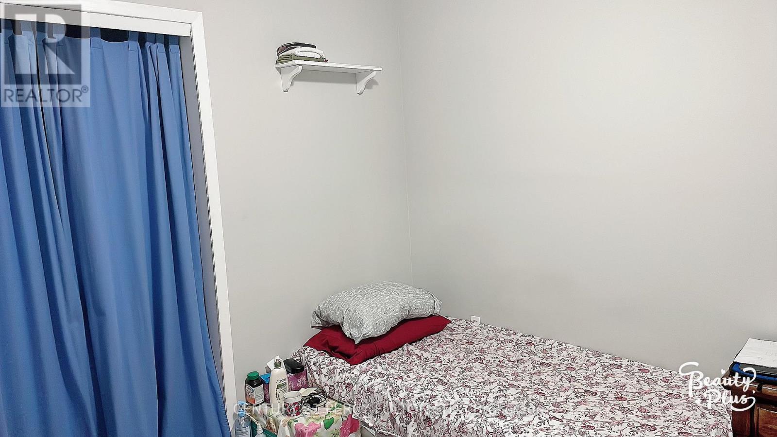 2 Trelawn Parkway E, Welland, Ontario  L3C 1W3 - Photo 5 - X12092387