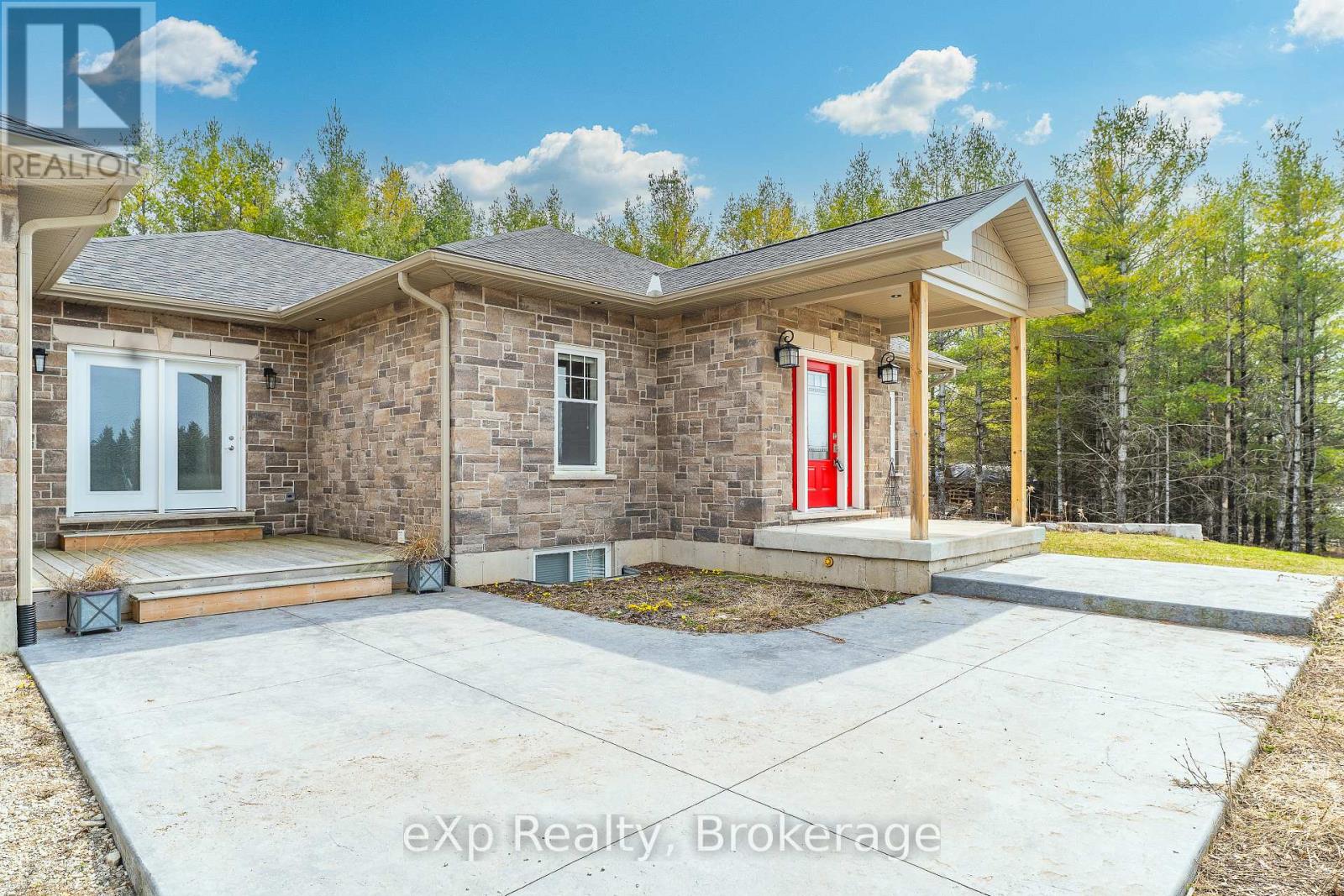 615641 Hamilton Lane, West Grey, Ontario  N0C 1H0 - Photo 6 - X12086488