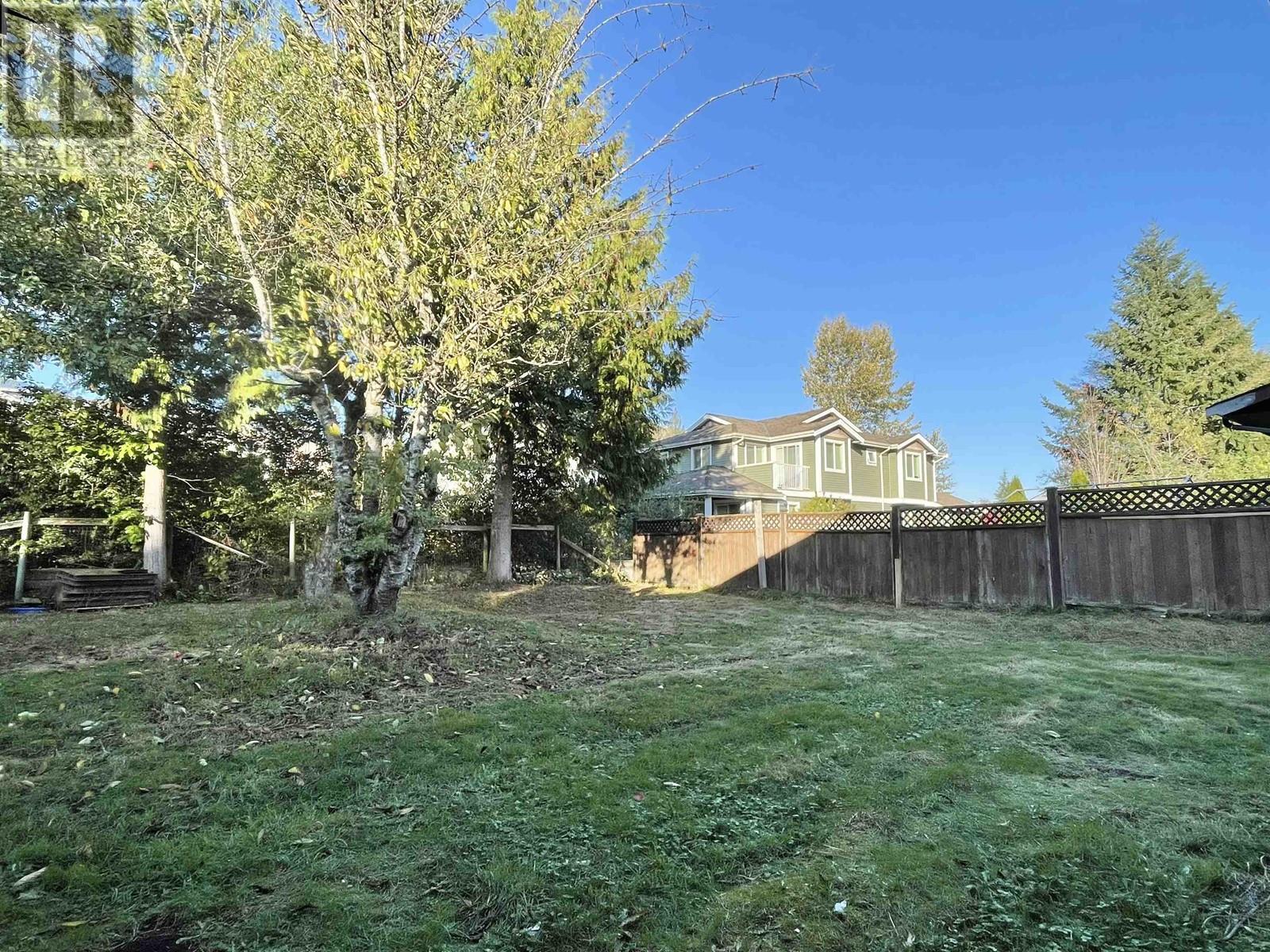 Property at 866 POPLAR LANE image 4