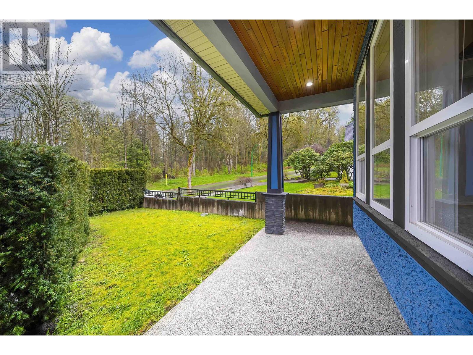Property at 8146 LAKEFIELD DRIVE image 4