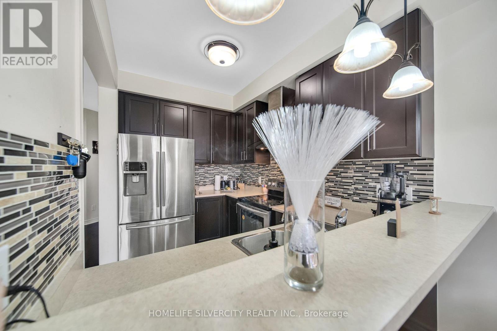 7 Pendulum Circle N, Brampton, Ontario  L6R 3N5 - Photo 16 - W12092435