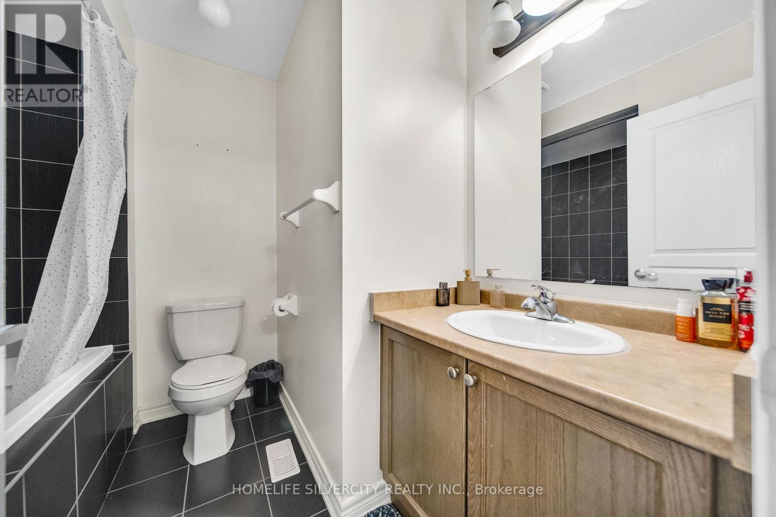 7 Pendulum Circle N, Brampton, Ontario  L6R 3N5 - Photo 32 - W12092435