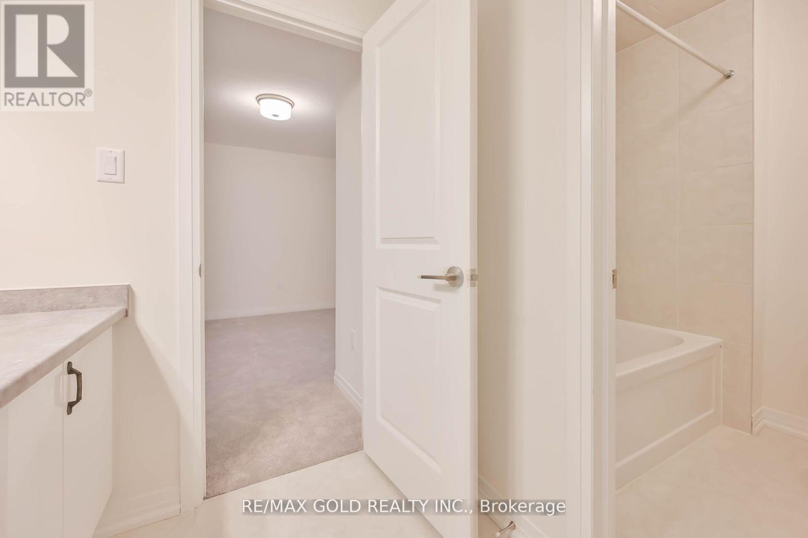 50 Wakeling Drive, Brantford, Ontario  N3T 5L8 - Photo 39 - X12092444