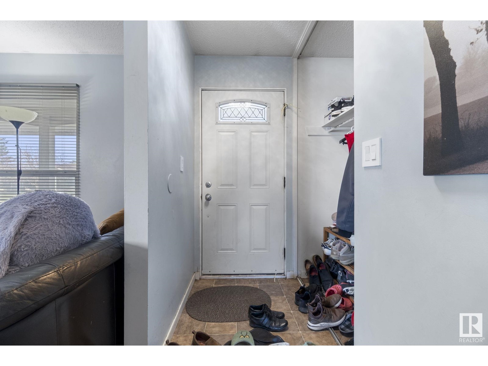 Property at 7011 39 AV NW image 4