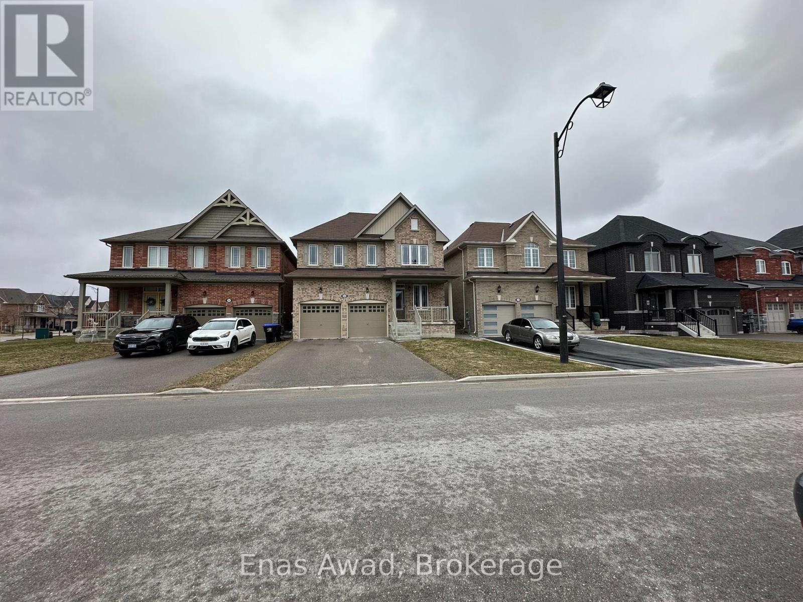 Property at 1026 GREEN STREET image 3