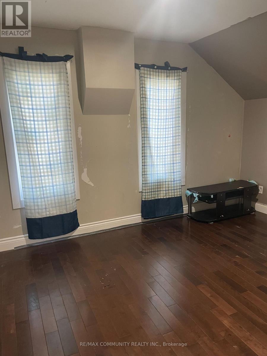 136 Summer Street, Oshawa, Ontario  L1H 2K9 - Photo 10 - E12092467