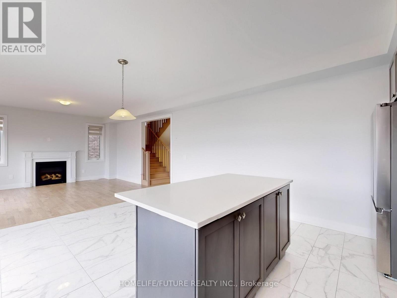 7 O'neill Street, Kawartha Lakes, Ontario  K9V 6K2 - Photo 11 - X12092460