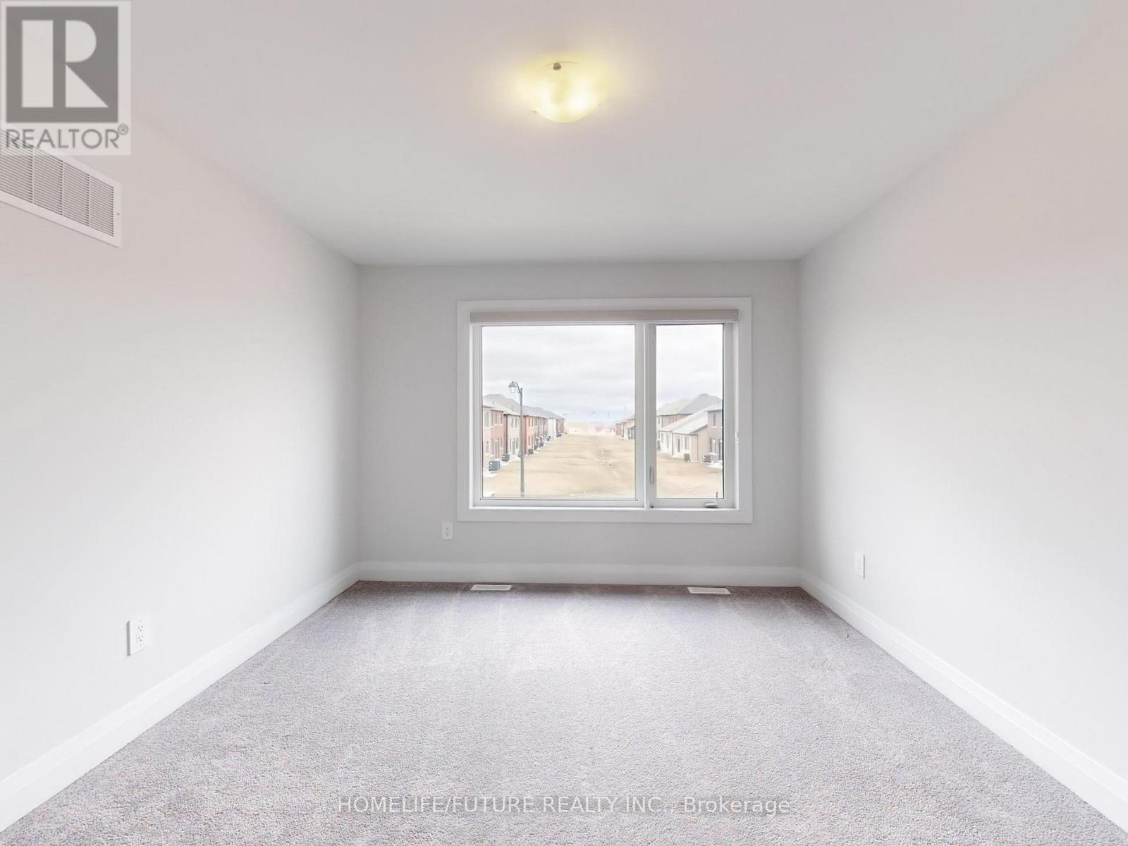 7 O'neill Street, Kawartha Lakes, Ontario  K9V 6K2 - Photo 33 - X12092460