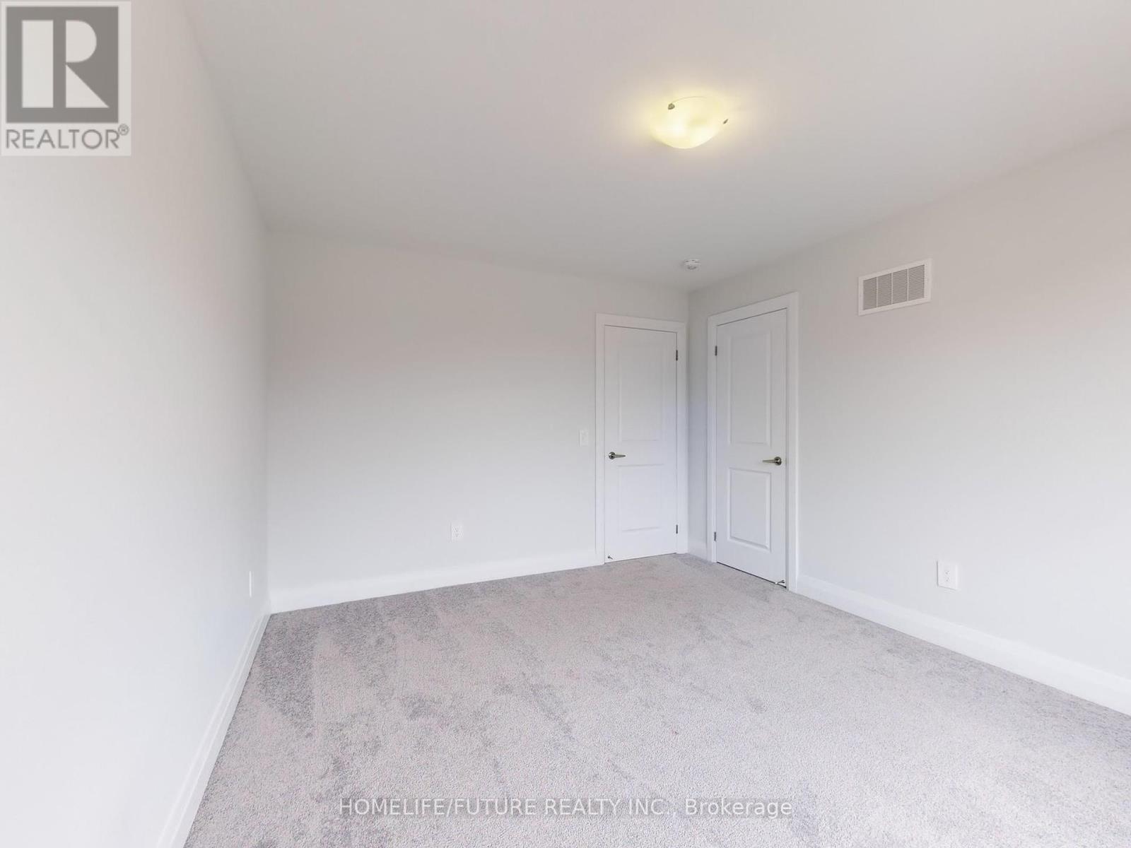 7 O'neill Street, Kawartha Lakes, Ontario  K9V 6K2 - Photo 35 - X12092460