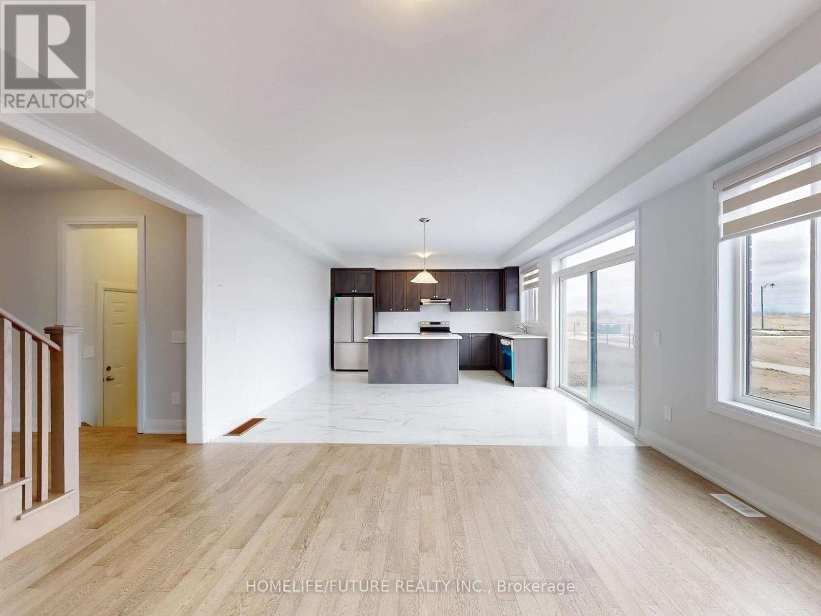 7 O'neill Street, Kawartha Lakes, Ontario  K9V 6K2 - Photo 6 - X12092460