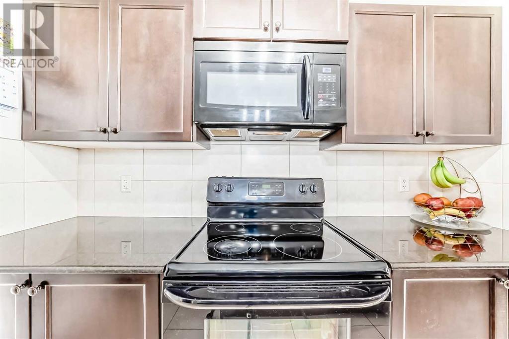 Property at 190 Panora Court NW image 4