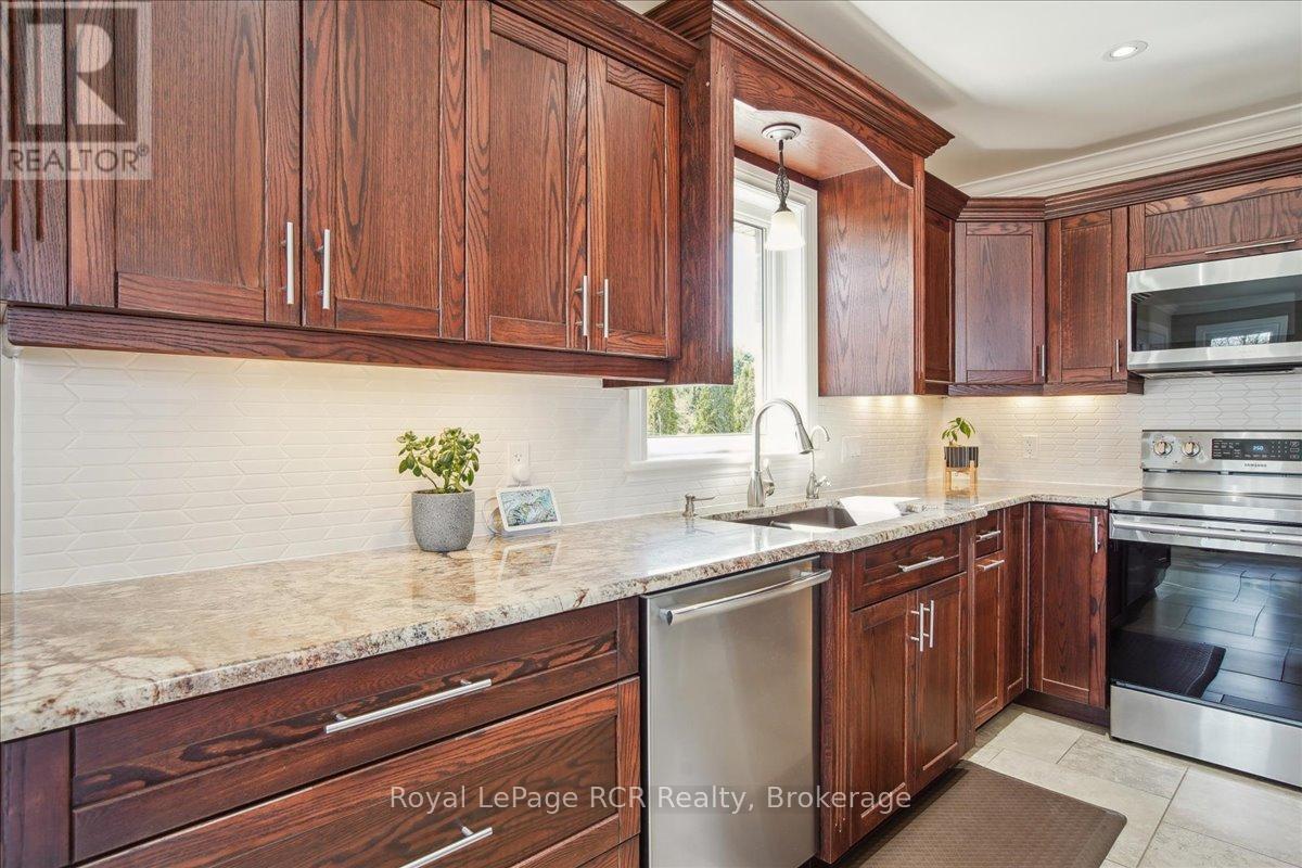 824 10th Avenue E, Owen Sound, Ontario  N4K 3H7 - Photo 14 - X12092492