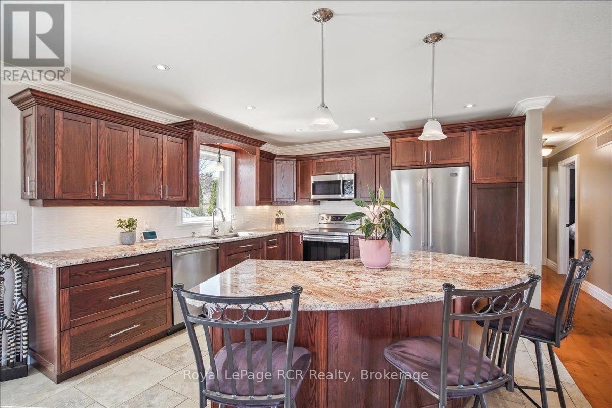 824 10th Avenue E, Owen Sound, Ontario  N4K 3H7 - Photo 15 - X12092492