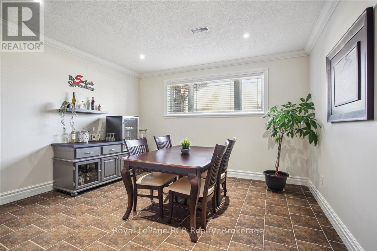 824 10th Avenue E, Owen Sound, Ontario  N4K 3H7 - Photo 27 - X12092492