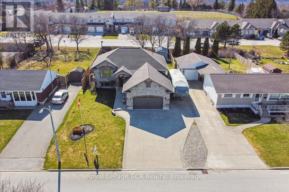 824 10th Avenue E, Owen Sound, Ontario  N4K 3H7 - Photo 3 - X12092492
