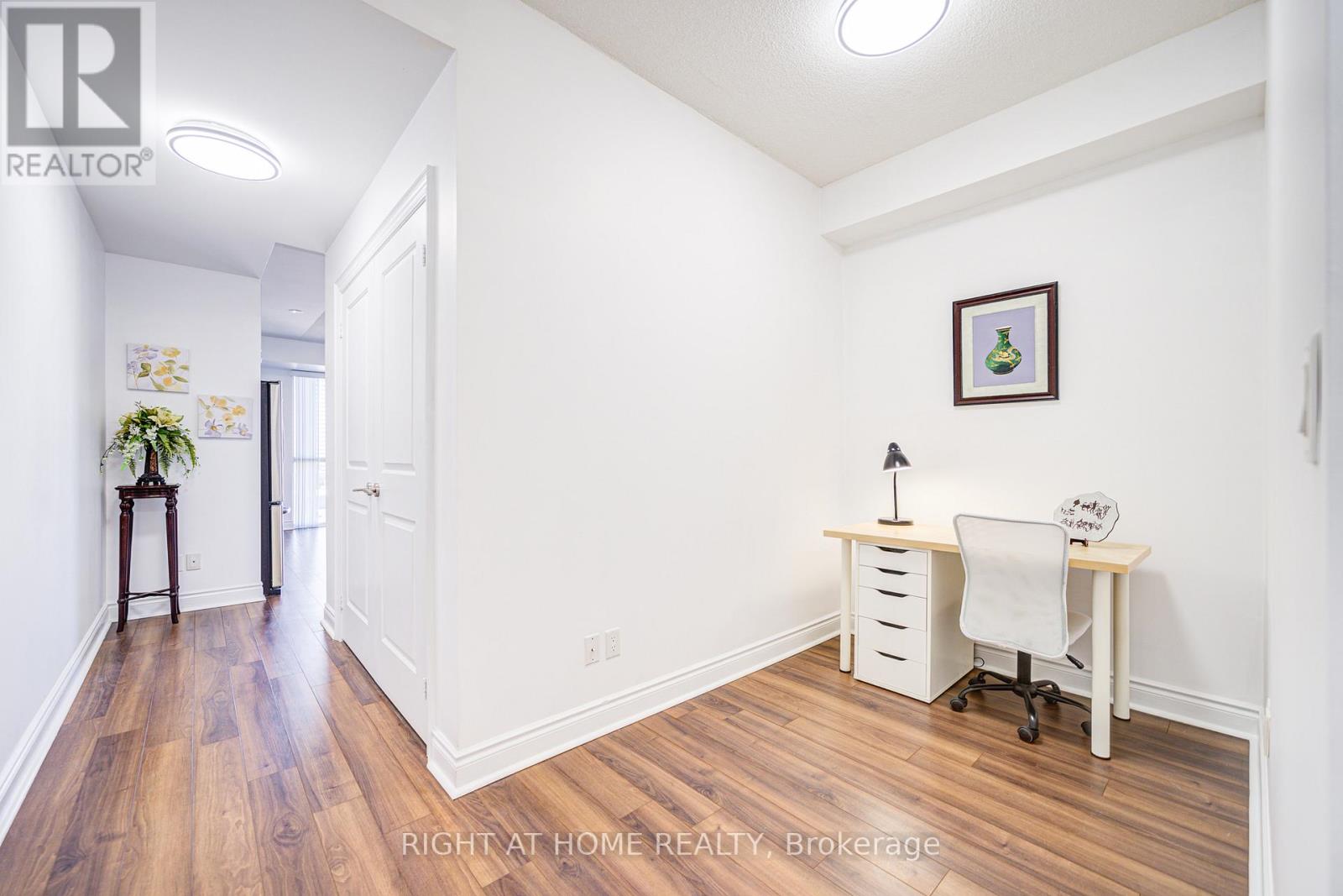 3008 - 28 Ted Rogers Way, Toronto, Ontario  M4Y 2J4 - Photo 3 - C12092506