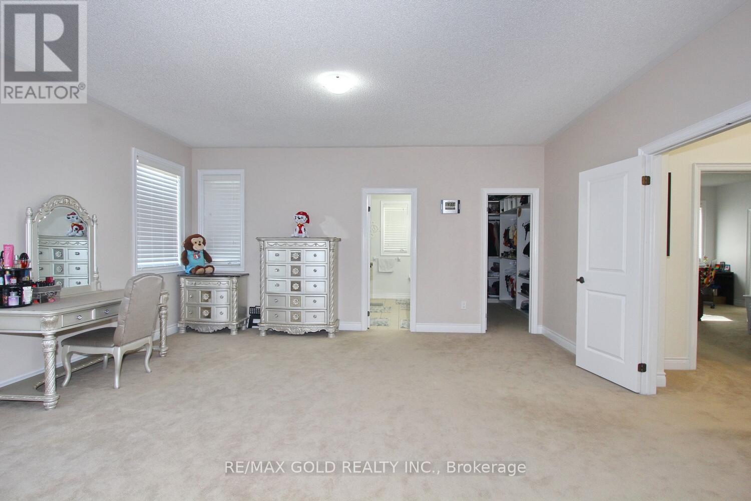 14 Ladbrook Crescent, Brampton, Ontario  L6X 5H6 - Photo 17 - W12092377