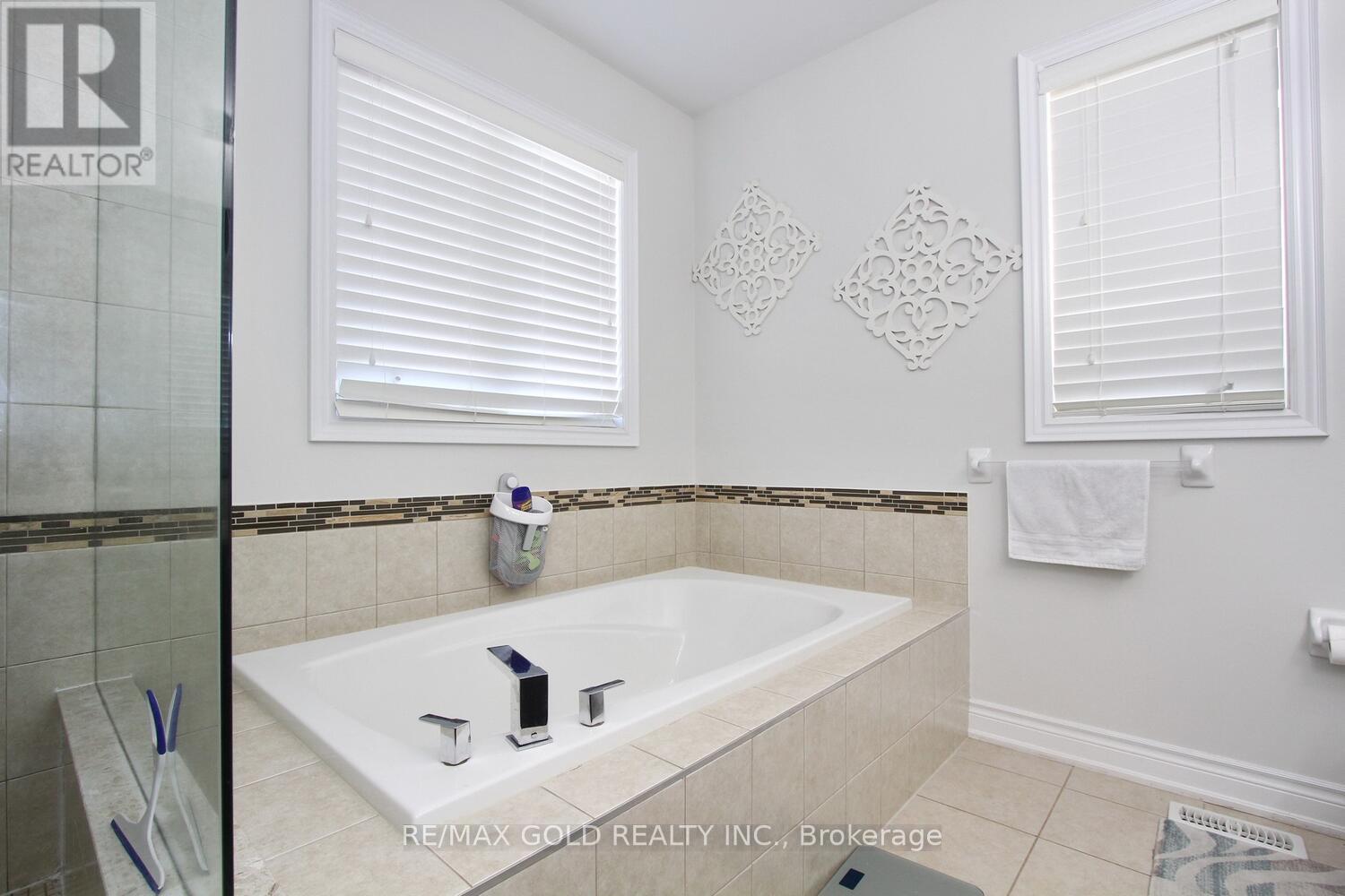 14 Ladbrook Crescent, Brampton, Ontario  L6X 5H6 - Photo 18 - W12092377